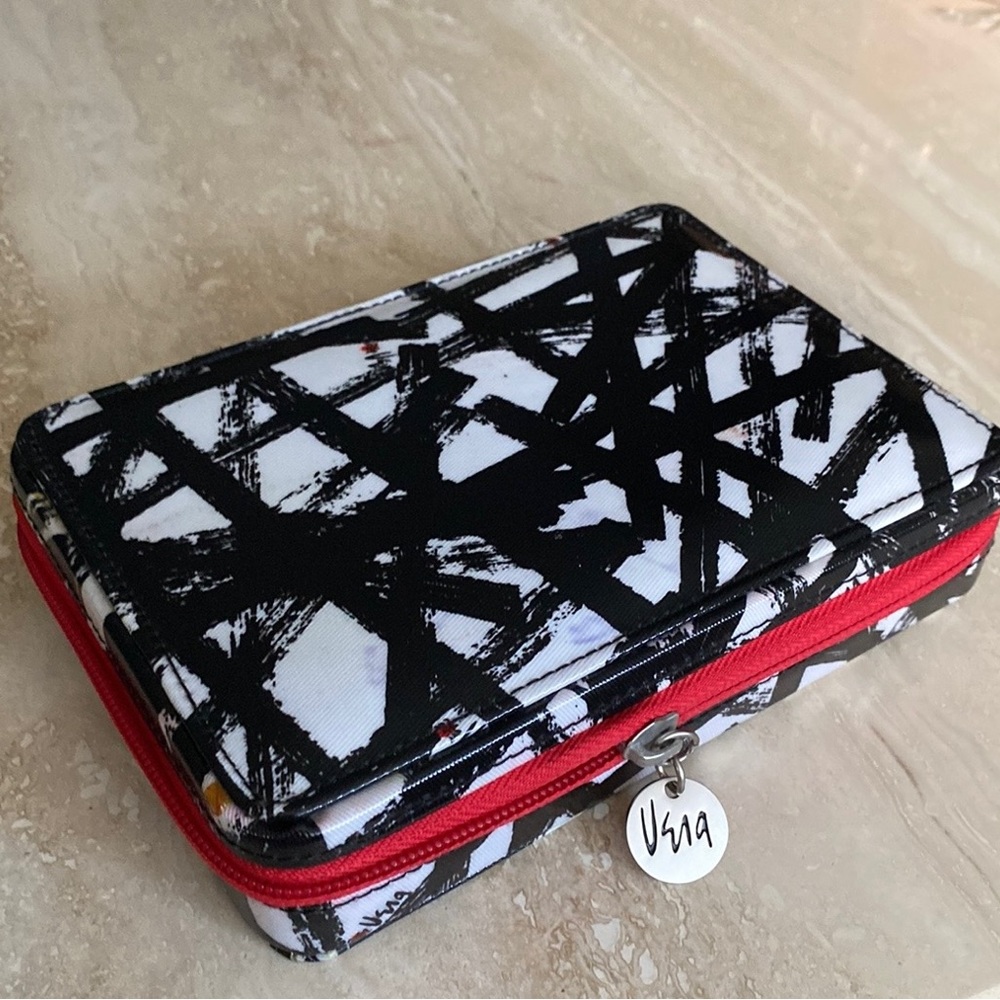 VINYL TRAVEL JEWELRY CASE
